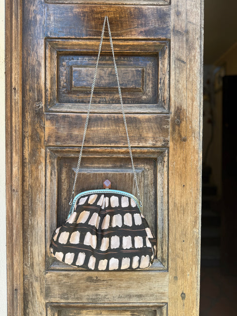 Borsa modello pasticcino bag in seta e stoffe d’arredo