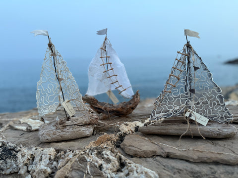 Velieri con legni di mare