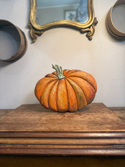 Zucca intaglaita e dipinta mano