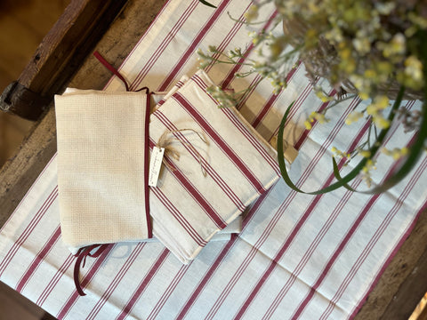 Coordinato con stoffa a righe bordeaux
