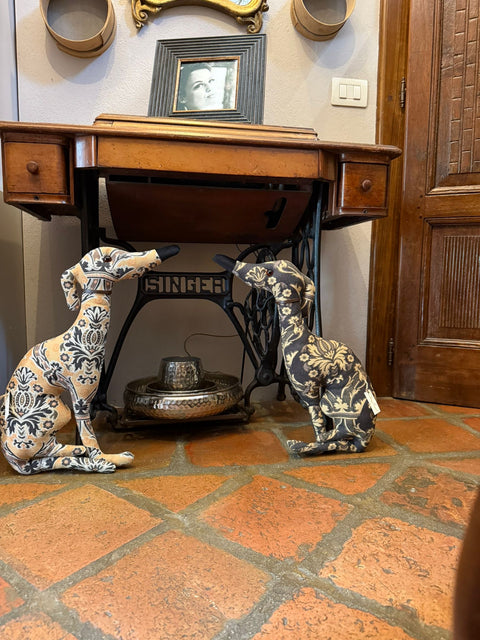 Cani in stoffa d’arredo