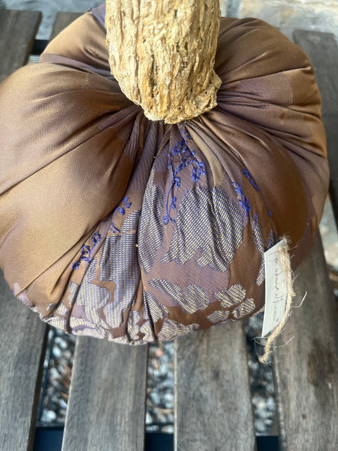 Zucca in broccato marrone