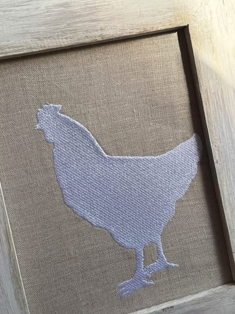 Quadretto MadameZucca con gallina ricamata