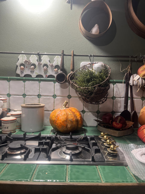 Zucca di carta fatta e dipinta  a mano