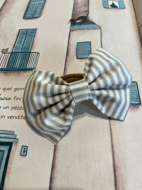 Elasticii per capelli con fiocchi