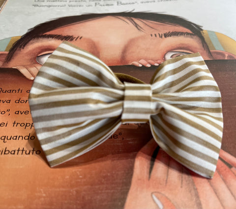 Elasticii per capelli con fiocchi