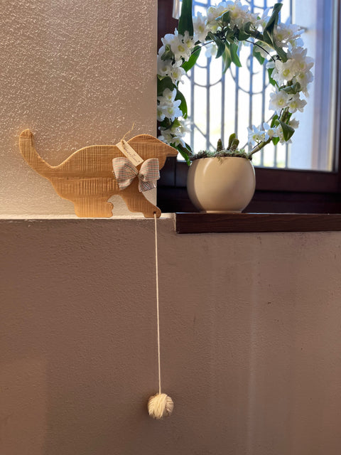 Gatto con gomitolo