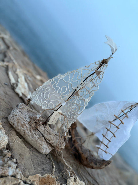 Velieri con legni di mare