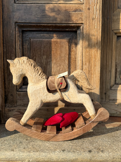 Cavallo a dondolo in legno