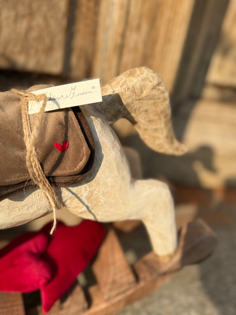 Cavallo a dondolo in legno