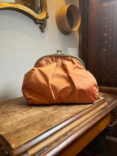 Borsa modello pasticcino bag in seta e stoffe d’arredo