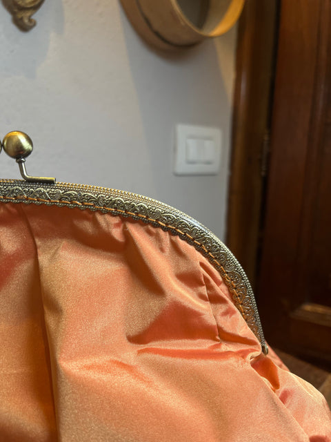 Borsa modello pasticcino bag in seta e stoffe d’arredo