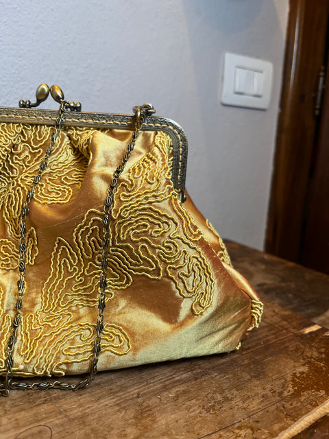 Borsa modello pasticcino bag in seta e stoffe d’arredo
