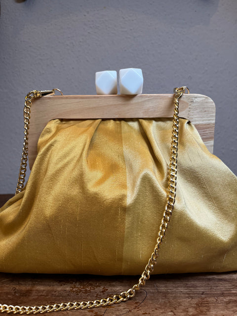Borsa modello pasticcino bag in seta e stoffe d’arredo