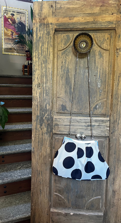 Borsa modello pasticcino bag in seta e stoffe d’arredo