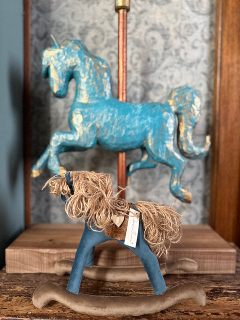 Cavallo da giostra in legno