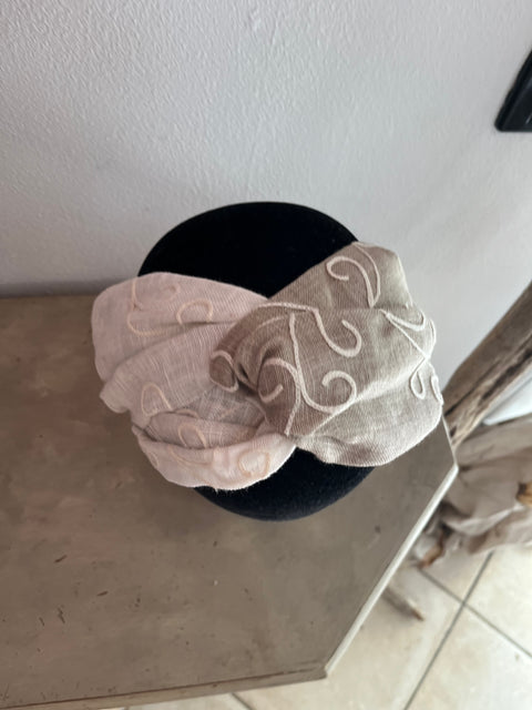 Fascia per capelli con stoffe d'arredo anni 60