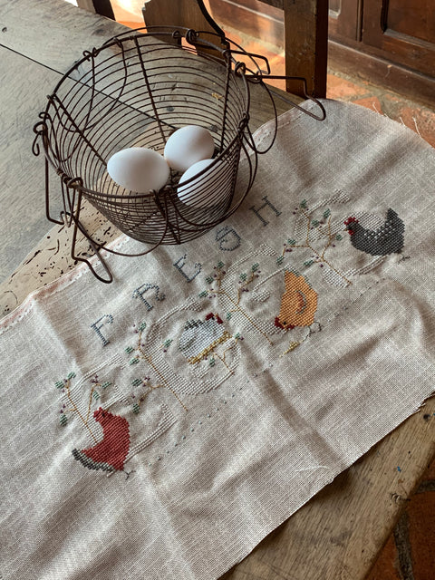Ricamo su lino fresh eggs