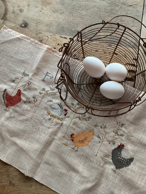 Ricamo su lino fresh eggs