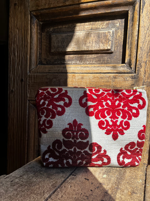 Busta portatrucchi in tessuto broccato
