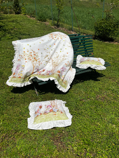 Trapuntino stoffa Holly Hobbie con volan.