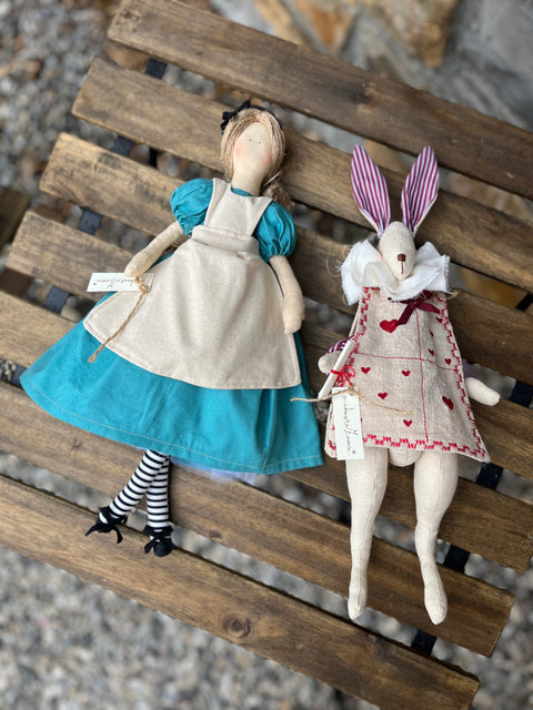 La storia di Alice nel paese delle meraviglie