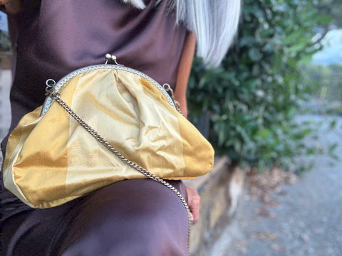 Borsa modello pasticcino bag in seta e stoffe d’arredo