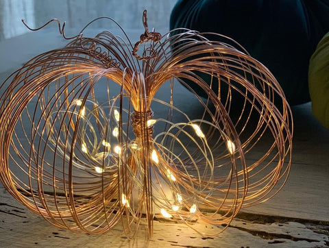 Zucche in fil di ferro con led
