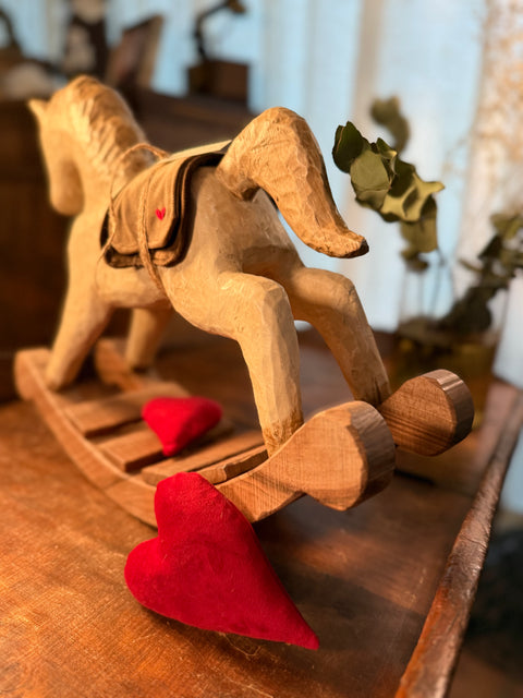 Cavallo a dondolo in legno