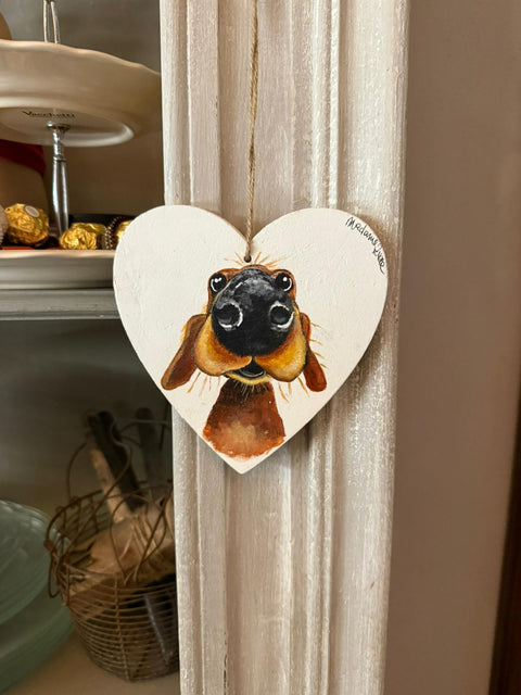 cuori di legno dipinti a mano
