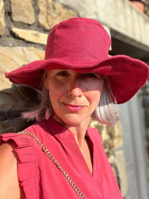 Cappello ciliegia e borsa bauletto