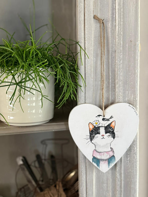 cuori di legno dipinti a mano