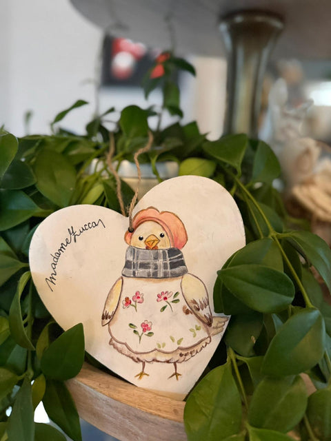 cuori di legno dipinti a mano