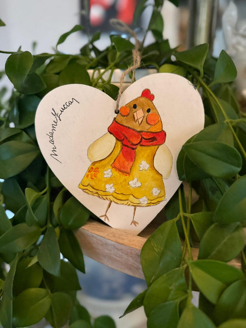 cuori di legno dipinti a mano