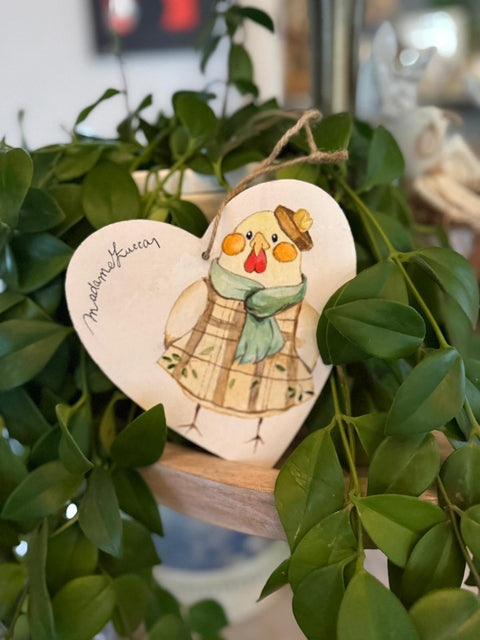 cuori di legno dipinti a mano