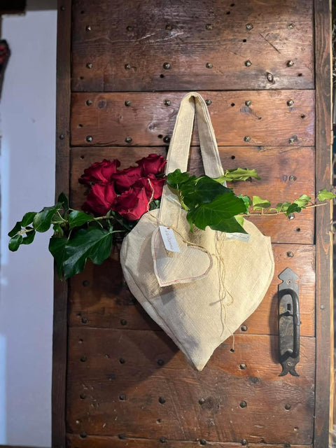 Borsa a cuore in vecchia canapa