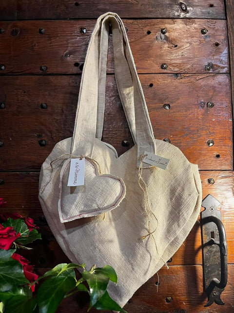 Borsa a cuore in vecchia canapa