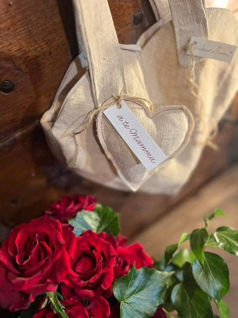 Borsa a cuore in vecchia canapa