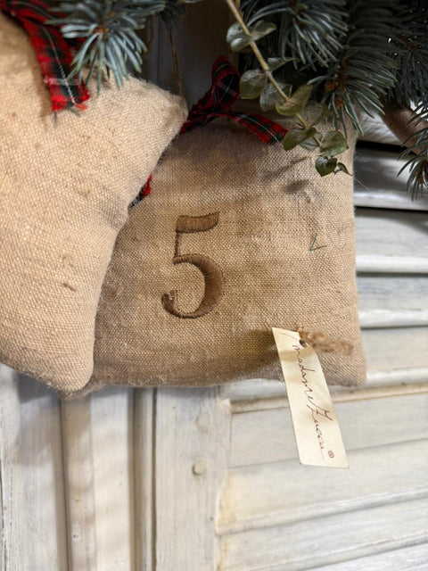 Cuscinetti in vecchia canapa con i numeri